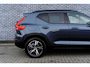 Volvo XC40 2.0 B4 Plus Dark | Trekhaak | Panoramadak | Harman Kardon Audio | Achteruitrijcamera | Parkeersensoren | Keyless Entry | Elektrische Achterklep | Elektrisch Verstelbare Voorstoelen | Stoelverwarming | Google Navigatie | Apple Carplay | Android Auto | Lichtmetalen Velgen 18 inch