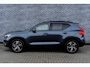 Volvo XC40 2.0 B4 Plus Dark | Trekhaak | Panoramadak | Harman Kardon Audio | Achteruitrijcamera | Parkeersensoren | Keyless Entry | Elektrische Achterklep | Elektrisch Verstelbare Voorstoelen | Stoelverwarming | Google Navigatie | Apple Carplay | Android Auto | Lichtmetalen Velgen 18 inch