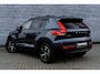 Volvo XC40 2.0 B4 Plus Dark | Trekhaak | Panoramadak | Harman Kardon Audio | Achteruitrijcamera | Parkeersensoren | Keyless Entry | Elektrische Achterklep | Elektrisch Verstelbare Voorstoelen | Stoelverwarming | Google Navigatie | Apple Carplay | Android Auto | Lichtmetalen Velgen 18 inch
