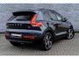 Volvo XC40 2.0 B4 Plus Dark | Trekhaak | Panoramadak | Harman Kardon Audio | Achteruitrijcamera | Parkeersensoren | Keyless Entry | Elektrische Achterklep | Elektrisch Verstelbare Voorstoelen | Stoelverwarming | Google Navigatie | Apple Carplay | Android Auto | Lichtmetalen Velgen 18 inch