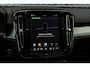Volvo XC40 2.0 B4 Plus Dark | Trekhaak | Panoramadak | Harman Kardon Audio | Achteruitrijcamera | Parkeersensoren | Keyless Entry | Elektrische Achterklep | Elektrisch Verstelbare Voorstoelen | Stoelverwarming | Google Navigatie | Apple Carplay | Android Auto | Lichtmetalen Velgen 18 inch