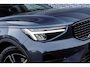 Volvo XC40 2.0 B4 Plus Dark | Trekhaak | Panoramadak | Harman Kardon Audio | Achteruitrijcamera | Parkeersensoren | Keyless Entry | Elektrische Achterklep | Elektrisch Verstelbare Voorstoelen | Stoelverwarming | Google Navigatie | Apple Carplay | Android Auto | Lichtmetalen Velgen 18 inch