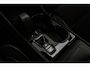 Volvo XC40 2.0 B4 Plus Dark | Trekhaak | Panoramadak | Harman Kardon Audio | Achteruitrijcamera | Parkeersensoren | Keyless Entry | Elektrische Achterklep | Elektrisch Verstelbare Voorstoelen | Stoelverwarming | Google Navigatie | Apple Carplay | Android Auto | Lichtmetalen Velgen 18 inch