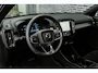 Volvo XC40 2.0 B4 Plus Dark | Trekhaak | Panoramadak | Harman Kardon Audio | Achteruitrijcamera | Parkeersensoren | Keyless Entry | Elektrische Achterklep | Elektrisch Verstelbare Voorstoelen | Stoelverwarming | Google Navigatie | Apple Carplay | Android Auto | Lichtmetalen Velgen 18 inch