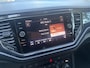 Volkswagen T-Roc 1.5 TSI Sport Business R Automaat,navi,Trekhaak,Stoelverwarming,18Inch Bj 2019 Hoge Zit 150 pk