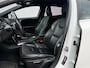 Volvo V40 2.0 T5 R-Design | Trekhaak | Achteruitrijcamera | Parkeersensoren | BLIS | Cruise Control | Lederen Bekleding | Stoelverwarming | Navigatie | High Performance Audio | Lichtmetalen Velgen 18 inch