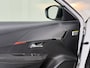 Peugeot e-208 EV 5Drs 50kWh All-Season Banden Navi Apple Carplay Android Auto Ecc Cruise Control Active SOH 87% Bluetooth Regen-Lichtsensor DAB Led Isofix 1e Eigenaar Origineel Nederlandse Auto