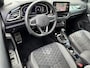 Volkswagen T-Roc 1.5 TSI 150pk DSG R-Line | Trekhaak | Camera | Keyless | Elek. Achterklep | Dode hoek | Rijklaar incl. 1 jaar Bovag garantie