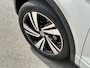 Volkswagen T-Roc 1.5 TSI 150pk DSG R-Line | Trekhaak | Camera | Keyless | Elek. Achterklep | Dode hoek | Rijklaar incl. 1 jaar Bovag garantie