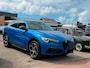 Alfa Romeo Stelvio 2.0 T AWD Veloce - SCHUIFDAK - MISANO BLAUW - HARMAN KARDON - 20'' - LEER - SPORTSTOELEN
