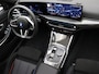 BMW 3-Serie Touring 330e xDrive M Sport Pro -NIEUW MODEL -91 KM ACTIERADIUS -Trekhaak -Driving Ass Prof -HeadUp -Pano Dak -Harman/Kardon -M Sportrem Rood -Stoelen Elektr Memory -Adaptief M Onderstel