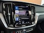 Volvo V60 2.0 B3 R-Design | Panoramadak | Harman Kardon | 360 Camera | Apple carplay & Android Auto