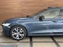 Volvo V60 2.0 B3 R-Design | Panoramadak | Harman Kardon | 360 Camera | Apple carplay & Android Auto