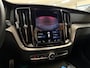 Volvo V60 2.0 B3 R-Design | Panoramadak | Harman Kardon | 360 Camera | Apple carplay & Android Auto