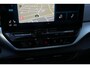 Volkswagen ID.5 Pro 77 kWh Warmtepomp Emergency braking DAB Stuurwiel verwarmd Sfeerverlichting Verkeersborddetectie Getint glas Grootlicht ass. Botsherkenning Navi