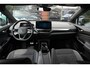 Volkswagen ID.5 Pro 77 kWh Warmtepomp Emergency braking DAB Stuurwiel verwarmd Sfeerverlichting Verkeersborddetectie Getint glas Grootlicht ass. Botsherkenning Navi