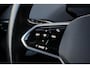 Volkswagen ID.5 Pro 77 kWh Warmtepomp Emergency braking DAB Stuurwiel verwarmd Sfeerverlichting Verkeersborddetectie Getint glas Grootlicht ass. Botsherkenning Navi