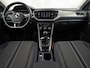 Volkswagen T-Roc 1.0 TSI Sport (APPLE CARPLAY, 1e EIGENAAR, GROOT NAVI, LM VELGEN, SPORTSTOELEN, PARKEERSENSOREN, ADAPTIVE CRUISE, NIEUWSTAAT)