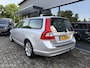 Volvo V70 2.4D Momentum trekh navi 17 inch keurige auto