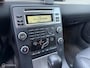 Volvo V70 2.4D Momentum trekh navi 17 inch keurige auto