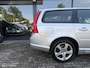 Volvo V70 2.4D Momentum trekh navi 17 inch keurige auto