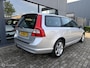 Volvo V70 2.4D Momentum trekh navi 17 inch keurige auto