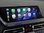 BMW 1-Serie 118i Sport Automaat (APPLE CARPLAY, DEALER ONDERHOUDEN, GROOT NAVI, CAMERA, STUUR/STOELVERWARMING, SPORTSTOELEN, TREKHAAK, GETINT GLAS, ELEK ACHTERKLEP, NIEUWSTAAT)