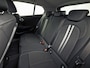 BMW 1-Serie 118i Sport Automaat (APPLE CARPLAY, DEALER ONDERHOUDEN, GROOT NAVI, CAMERA, STUUR/STOELVERWARMING, SPORTSTOELEN, TREKHAAK, GETINT GLAS, ELEK ACHTERKLEP, NIEUWSTAAT)