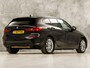 BMW 1-Serie 118i Sport Automaat (APPLE CARPLAY, DEALER ONDERHOUDEN, GROOT NAVI, CAMERA, STUUR/STOELVERWARMING, SPORTSTOELEN, TREKHAAK, GETINT GLAS, ELEK ACHTERKLEP, NIEUWSTAAT)