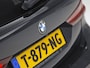 BMW 1-Serie 118i Sport Automaat (APPLE CARPLAY, DEALER ONDERHOUDEN, GROOT NAVI, CAMERA, STUUR/STOELVERWARMING, SPORTSTOELEN, TREKHAAK, GETINT GLAS, ELEK ACHTERKLEP, NIEUWSTAAT)