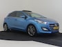 Hyundai i30 1.6 GDi Comfort | Achteruitrijcamera | Elektr glazen pano-dak | Climate control | Stoel/stuurverw | Navi | Cruise control | Parkeersensoren achter | 17"LMV