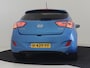 Hyundai i30 1.6 GDi Comfort | Achteruitrijcamera | Elektr glazen pano-dak | Climate control | Stoel/stuurverw | Navi | Cruise control | Parkeersensoren achter | 17"LMV