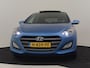 Hyundai i30 1.6 GDi Comfort | Achteruitrijcamera | Elektr glazen pano-dak | Climate control | Stoel/stuurverw | Navi | Cruise control | Parkeersensoren achter | 17"LMV