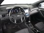 Hyundai i30 1.6 GDi Comfort | Achteruitrijcamera | Elektr glazen pano-dak | Climate control | Stoel/stuurverw | Navi | Cruise control | Parkeersensoren achter | 17"LMV