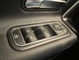 Mercedes-Benz A-klasse 200 AMG Line | Navigatie/Android/Apple Carplay | LM Velgen 18" | Voorstoelen Verwarmd | Achteruitrijcamera | Cruise Control | AMG-Styling | Airco |