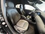 Mercedes-Benz A-klasse 200 AMG Line | Navigatie/Android/Apple Carplay | LM Velgen 18" | Voorstoelen Verwarmd | Achteruitrijcamera | Cruise Control | AMG-Styling | Airco |