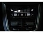Volvo XC90 T8 Plug-in hybrid AWD Ultra Dark | Luchtvering | Panoramadak | Trekhaak | Premium audio by Bowers&Wilkins | Verwarmbare voorstoelen met massagefunctie |
