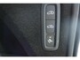 Volvo XC90 T8 Plug-in hybrid AWD Ultra Dark | Luchtvering | Panoramadak | Trekhaak | Premium audio by Bowers&Wilkins | Verwarmbare voorstoelen met massagefunctie |
