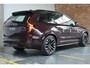 Volvo XC90 T8 Plug-in hybrid AWD Ultra Dark | Luchtvering | Panoramadak | Trekhaak | Premium audio by Bowers&Wilkins | Verwarmbare voorstoelen met massagefunctie |