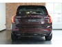 Volvo XC90 T8 Plug-in hybrid AWD Ultra Dark | Luchtvering | Panoramadak | Trekhaak | Premium audio by Bowers&Wilkins | Verwarmbare voorstoelen met massagefunctie |