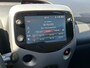 Toyota Aygo 1.0 VVT-i x-joy | BTW voertuig | Dealer onderhouden | Climate control | Apple CarPlay/Android Auto | Achteruitrijcamera | Automatische verlichting |