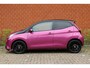 Toyota Aygo 1.0 VVT-i 73pk x-clusiv UNIEK! | NL-auto | Unieke kleur! | Luxe! | Airco | Cruise control | Multimedia | Elek. ramen | Metallic lak |