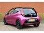 Toyota Aygo 1.0 VVT-i 73pk x-clusiv UNIEK! | NL-auto | Unieke kleur! | Luxe! | Airco | Cruise control | Multimedia | Elek. ramen | Metallic lak |