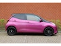 Toyota Aygo 1.0 VVT-i 73pk x-clusiv UNIEK! | NL-auto | Unieke kleur! | Luxe! | Airco | Cruise control | Multimedia | Elek. ramen | Metallic lak |