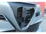 Alfa Romeo Junior 1.2 145PK IBRIDA SPECIALE | PANORAMA SCHUIF/KANTEL DAK | TECHNO PACK: LED MATRIX KOPLAMPEN/AUTOMATISCH DIMMENDE BINNENSPIEGEL/DRAADLOZE TELEFOONLADER/ELEKTRISCH VERSTELBARE EN VERWARMBARE ZIJSPIEGELS MET DODEHOEK DETECTIE, ELEKTRISCH INKLAPBAAR/NAVIGATIE/HANDS-FREE ACHTERKLEP/KEYLESS ENTRY/USB TYPE C/ADAPTIVE CRUISE CONTROL MET LANE CENTERING EN FILE-ASSISTENT/ACHTERUITRIJ CAMERA MET DYNAMISCHE RIJLIJNEN/AUDIOSYSTEEM MET 6 SPEAKERS | PREMIUM PACK: "SPIGA" STOFFEN/ECOLEDER BEKLEDING MET RODE ACCENTEN - 6-VOUDIG ELEKTRISCH VERSTELBARE BESTUURDERSSTOEL, 6-VOUDIG VERSTELBARE PASSAGIERSSTOEL/VERWARMBARE VOORSTOELEN/LEDEREN STUURWIEL/AMBIENT LIGHT/INTERIEURVERLICHTING VOOR EN ACHTER MET LED TOUCH/DONKERE GETINTE ACHTERRUITEN/HOOGGLAS ZWARTE BODYKIT MET RODE ACCENTEN | 18" LICHTMETALEN VELGEN "PETALI" | DRAADLOZE APPLE CARPLAY/ANDROID AUTO |