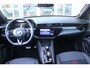 Alfa Romeo Junior 1.2 145PK IBRIDA SPECIALE | PANORAMA SCHUIF/KANTEL DAK | TECHNO PACK: LED MATRIX KOPLAMPEN/AUTOMATISCH DIMMENDE BINNENSPIEGEL/DRAADLOZE TELEFOONLADER/ELEKTRISCH VERSTELBARE EN VERWARMBARE ZIJSPIEGELS MET DODEHOEK DETECTIE, ELEKTRISCH INKLAPBAAR/NAVIGATIE/HANDS-FREE ACHTERKLEP/KEYLESS ENTRY/USB TYPE C/ADAPTIVE CRUISE CONTROL MET LANE CENTERING EN FILE-ASSISTENT/ACHTERUITRIJ CAMERA MET DYNAMISCHE RIJLIJNEN/AUDIOSYSTEEM MET 6 SPEAKERS | PREMIUM PACK: "SPIGA" STOFFEN/ECOLEDER BEKLEDING MET RODE ACCENTEN - 6-VOUDIG ELEKTRISCH VERSTELBARE BESTUURDERSSTOEL, 6-VOUDIG VERSTELBARE PASSAGIERSSTOEL/VERWARMBARE VOORSTOELEN/LEDEREN STUURWIEL/AMBIENT LIGHT/INTERIEURVERLICHTING VOOR EN ACHTER MET LED TOUCH/DONKERE GETINTE ACHTERRUITEN/HOOGGLAS ZWARTE BODYKIT MET RODE ACCENTEN | 18" LICHTMETALEN VELGEN "PETALI" | DRAADLOZE APPLE CARPLAY/ANDROID AUTO |