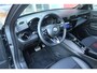 Alfa Romeo Junior 1.2 145PK IBRIDA SPECIALE | PANORAMA SCHUIF/KANTEL DAK | TECHNO PACK: LED MATRIX KOPLAMPEN/AUTOMATISCH DIMMENDE BINNENSPIEGEL/DRAADLOZE TELEFOONLADER/ELEKTRISCH VERSTELBARE EN VERWARMBARE ZIJSPIEGELS MET DODEHOEK DETECTIE, ELEKTRISCH INKLAPBAAR/NAVIGATIE/HANDS-FREE ACHTERKLEP/KEYLESS ENTRY/USB TYPE C/ADAPTIVE CRUISE CONTROL MET LANE CENTERING EN FILE-ASSISTENT/ACHTERUITRIJ CAMERA MET DYNAMISCHE RIJLIJNEN/AUDIOSYSTEEM MET 6 SPEAKERS | PREMIUM PACK: "SPIGA" STOFFEN/ECOLEDER BEKLEDING MET RODE ACCENTEN - 6-VOUDIG ELEKTRISCH VERSTELBARE BESTUURDERSSTOEL, 6-VOUDIG VERSTELBARE PASSAGIERSSTOEL/VERWARMBARE VOORSTOELEN/LEDEREN STUURWIEL/AMBIENT LIGHT/INTERIEURVERLICHTING VOOR EN ACHTER MET LED TOUCH/DONKERE GETINTE ACHTERRUITEN/HOOGGLAS ZWARTE BODYKIT MET RODE ACCENTEN | 18" LICHTMETALEN VELGEN "PETALI" | DRAADLOZE APPLE CARPLAY/ANDROID AUTO |