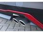 Alfa Romeo Junior 1.2 145PK IBRIDA SPECIALE | PANORAMA SCHUIF/KANTEL DAK | TECHNO PACK: LED MATRIX KOPLAMPEN/AUTOMATISCH DIMMENDE BINNENSPIEGEL/DRAADLOZE TELEFOONLADER/ELEKTRISCH VERSTELBARE EN VERWARMBARE ZIJSPIEGELS MET DODEHOEK DETECTIE, ELEKTRISCH INKLAPBAAR/NAVIGATIE/HANDS-FREE ACHTERKLEP/KEYLESS ENTRY/USB TYPE C/ADAPTIVE CRUISE CONTROL MET LANE CENTERING EN FILE-ASSISTENT/ACHTERUITRIJ CAMERA MET DYNAMISCHE RIJLIJNEN/AUDIOSYSTEEM MET 6 SPEAKERS | PREMIUM PACK: "SPIGA" STOFFEN/ECOLEDER BEKLEDING MET RODE ACCENTEN - 6-VOUDIG ELEKTRISCH VERSTELBARE BESTUURDERSSTOEL, 6-VOUDIG VERSTELBARE PASSAGIERSSTOEL/VERWARMBARE VOORSTOELEN/LEDEREN STUURWIEL/AMBIENT LIGHT/INTERIEURVERLICHTING VOOR EN ACHTER MET LED TOUCH/DONKERE GETINTE ACHTERRUITEN/HOOGGLAS ZWARTE BODYKIT MET RODE ACCENTEN | 18" LICHTMETALEN VELGEN "PETALI" | DRAADLOZE APPLE CARPLAY/ANDROID AUTO |