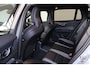 Volvo V60 T6 Recharge AWD Plus Dark - Panorama/schuifdak - IntelliSafe Assist & Surround - 360º Camera - Harman/Kardon audio - Verwarmde voorstoelen, stuur & achterbank - Parkeersensoren voor & achter - Elektr. bedienb. voorstoelen met geheugen - Head up display - Extra getint glas - 19' LMV