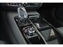 Volvo V60 T6 Recharge AWD Plus Dark - Panorama/schuifdak - IntelliSafe Assist & Surround - 360º Camera - Harman/Kardon audio - Verwarmde voorstoelen, stuur & achterbank - Parkeersensoren voor & achter - Elektr. bedienb. voorstoelen met geheugen - Head up display - Extra getint glas - 19' LMV